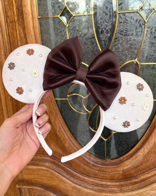 Neutral Blossom Dreams