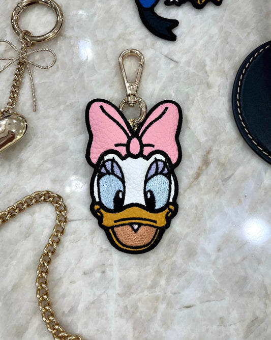 Mrs. Duck - Magic Charm