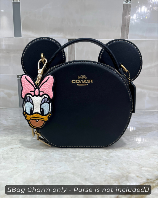 Mrs. Duck - Magic Charm